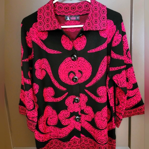 Model France 3/4 sleeve sweater/blouse. - Picture 1 of 9